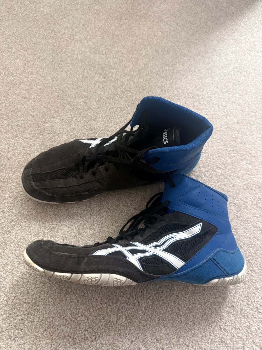 ASICS Men's Blue and Black High-Top Wrestling Shoes